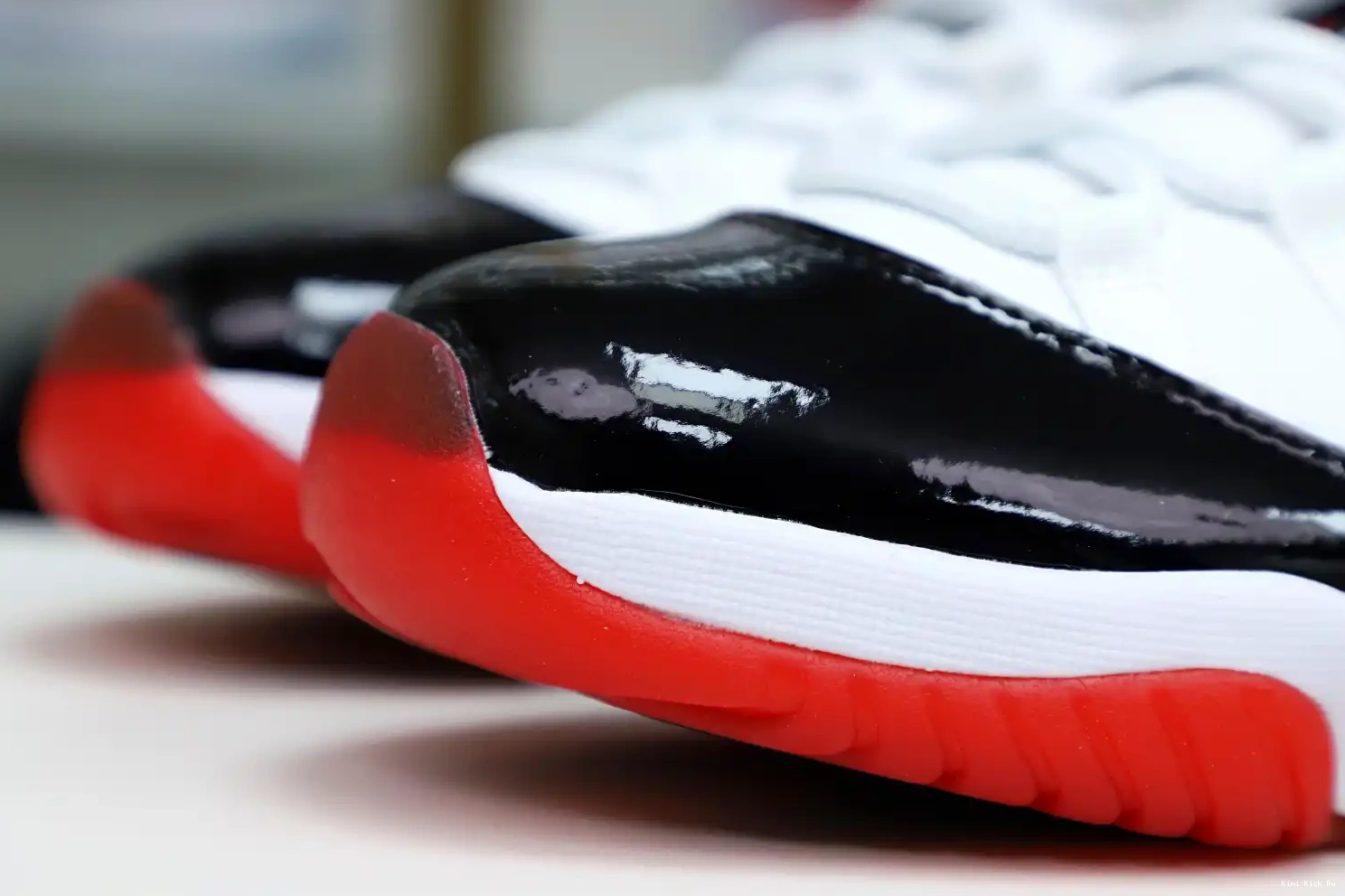 WHITE LOW BRED JORDAN 11 Kimikick AIR 0415